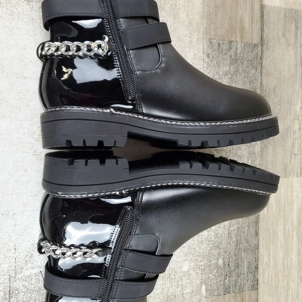 Mia Malei Kids Girls Boots Sz 5 M Black Round Toe Ankle Buckled Strap with Chain